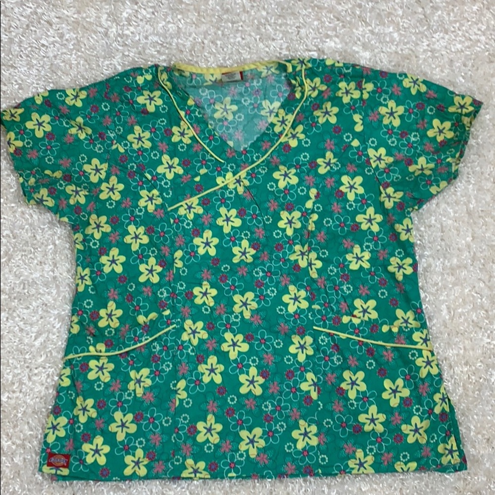 Dickies scrubs top size L